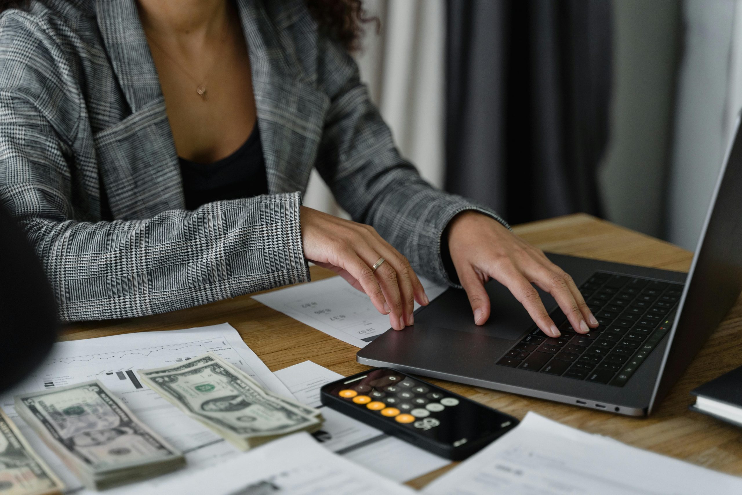 Account Receivable is shown using a text